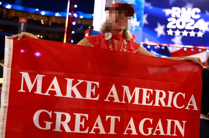 Person som holder en stor 