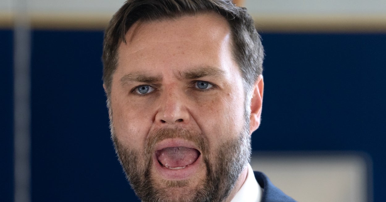 "Just Straight Up Fairy Tale Nonsense" - JD Vance ga en virkelig bisarr grunn til hvorfor det er så dyrt å kjøpe et hus, og alle er som "Dude, what"