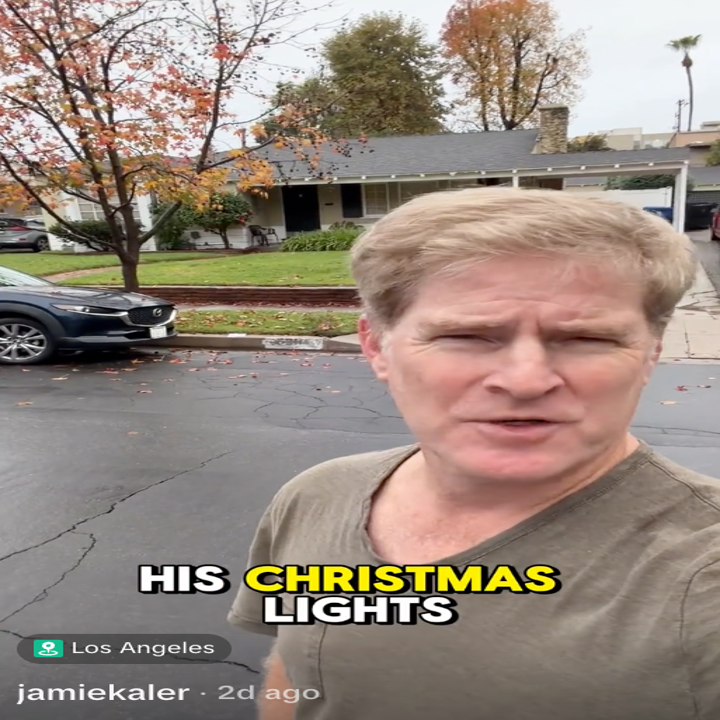 Mann utendørs med trær og hus i bakgrunnen, tekst på bildet lyder: "Hans julelys." Stedsetikett: Los Angeles