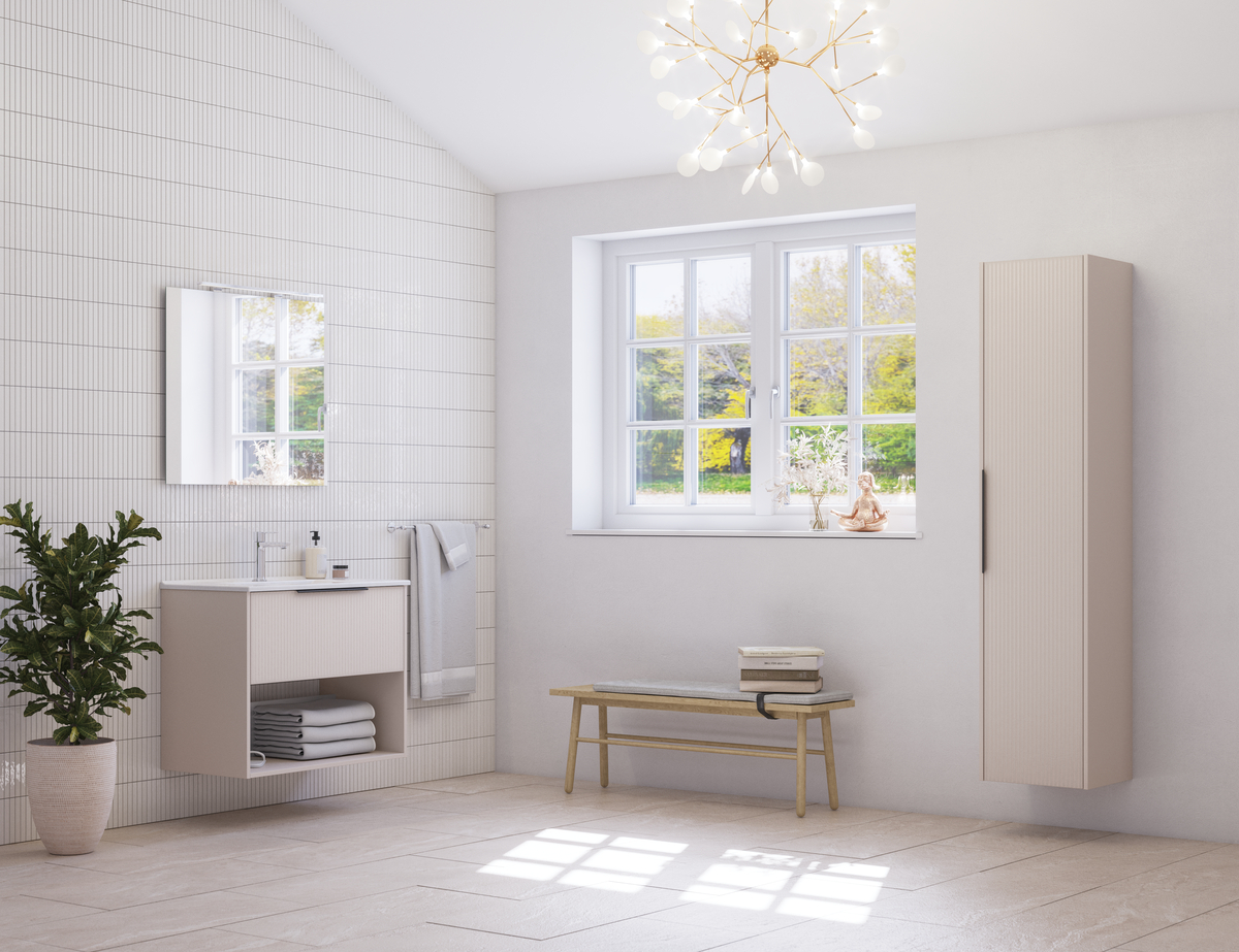 Bad – slik finner du den perfekte balansen mellom tilstrekkelig oppbevaringsplass og åpne flater