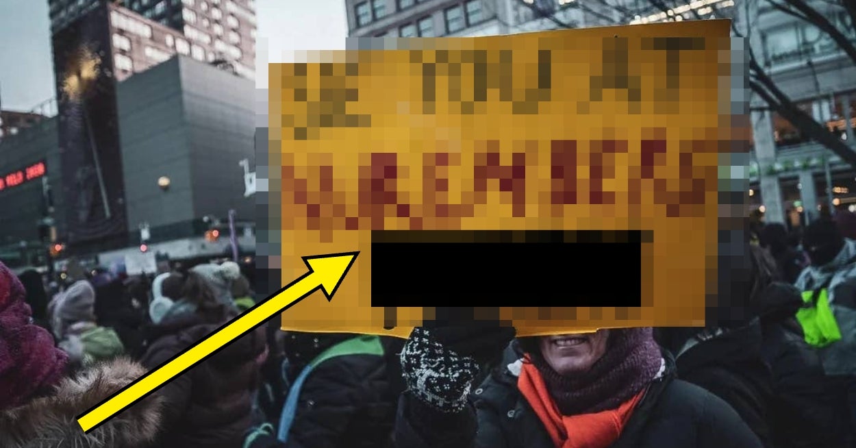 "F–ckers": Tusenvis av mennesker blir lamslått av dette 1 veldig spesifikke anti-ICE-protestskiltet