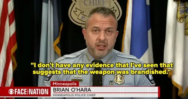 Minneapolis politisjef Brian O'Hara taler på en pressekonferanse og sier ingen bevis for at et våpen ble viftet