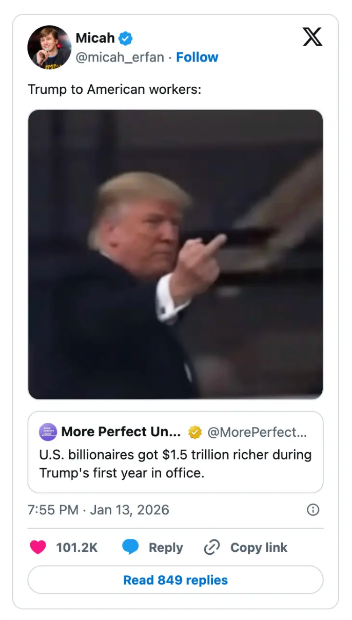 Skjermbilde av en tweet som viser en person som gestikulerer støtende, med en overskrift om amerikanske milliardærer som skaffet seg rikdom i løpet av Trumps første år