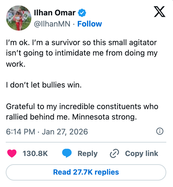 Sammendrag av tweet av Ilhan Omar: Hun reagerer på en liten agitator, legger vekt på motstandskraft og uttrykker takknemlighet til støttende bestanddeler, og nevner 