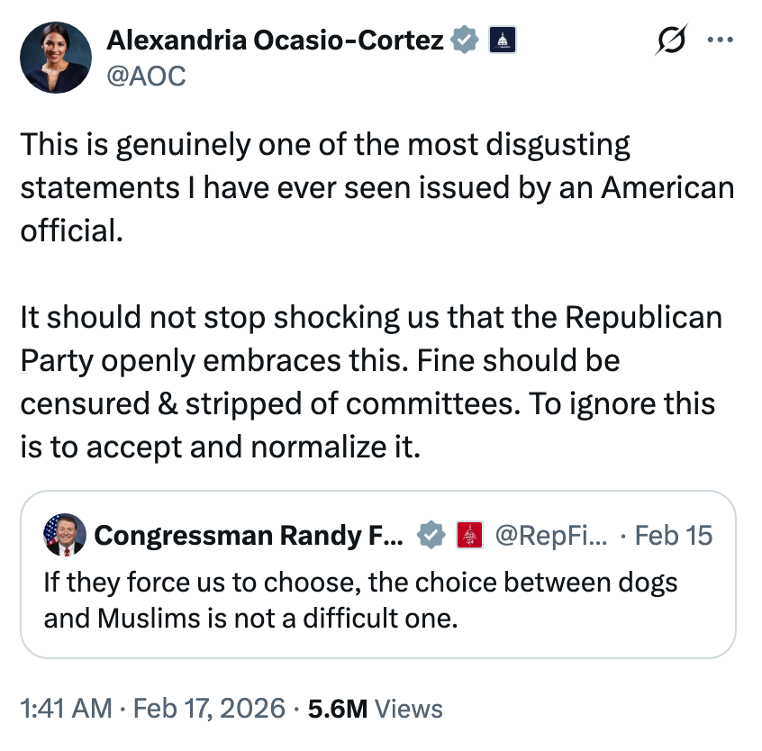 Tweet av Alexandria Ocasio-Cortez som fordømmer en uttalelse fra en amerikansk tjenestemann, og ber om mistillitsfølelse og stripping av komiteer