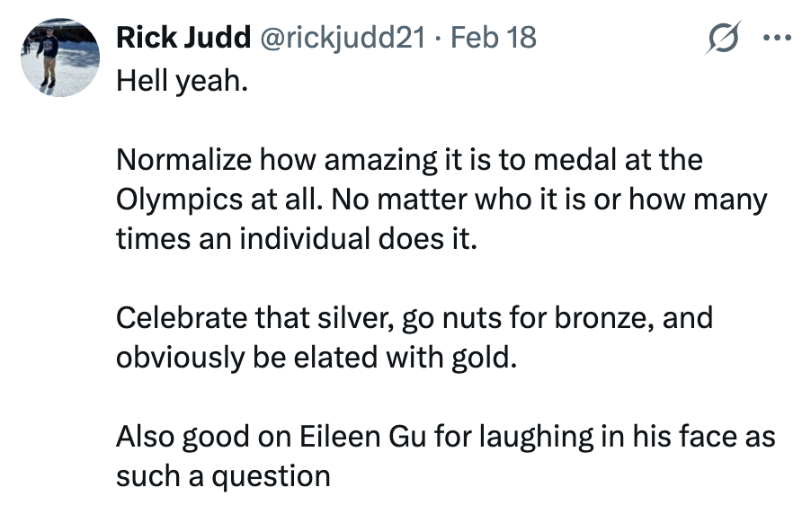 Tweet for å feire olympiske medaljer, oppmuntre til takknemlighet uavhengig av medaljetype eller frekvens, og berømme Eileen Gu for hennes svar