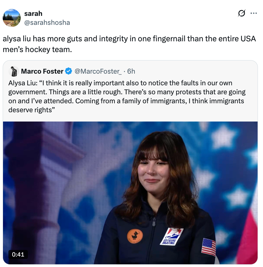 En tweet som berømmer Alysa Lius integritet sammenligner den med USAs herrehockeylag. Nedenfor snakker Alysa om familietilknytning til innvandrerrettigheter