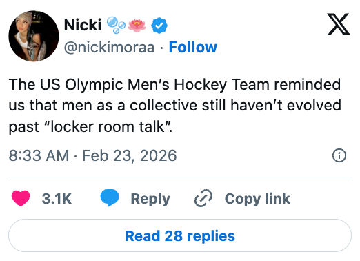 Tweet av nickimoraa om det amerikanske olympiske hockeylagets oppførsel som ikke utvikler seg utover "garderobssnakk."