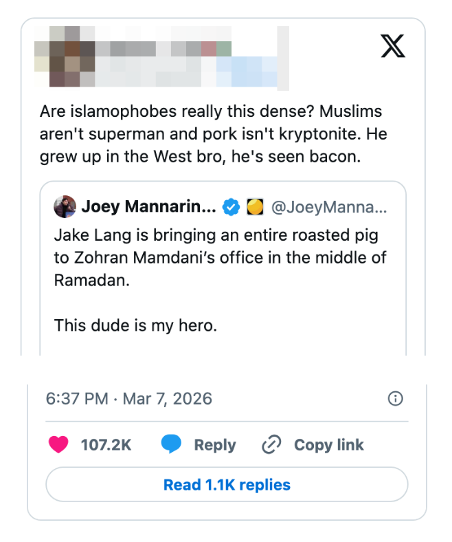 Oppsummert tweet: En bruker kritiserer noen for å ha tatt med en stekt gris til Zohn Mamdanis kontor under Ramadan, og stiller spørsmål ved deres takt og respekt for overholdelse
