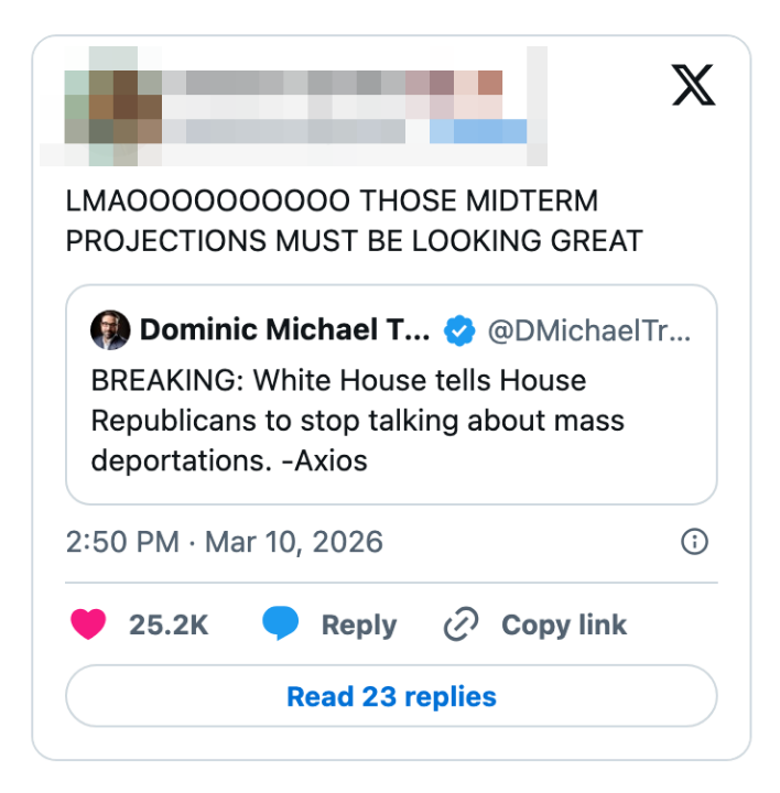 Tweet håner politiske anslag. En tweet under avslører nyheter om at Det hvite hus ber republikanerne slutte å diskutere massedeportasjoner
