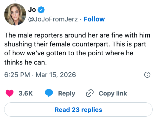 Tweet av Jo: Diskuterer mannlige reportere som stivner en kvinnelig kollega og dynamikken som fører til slik oppførsel. Datert 15. mars 2026
