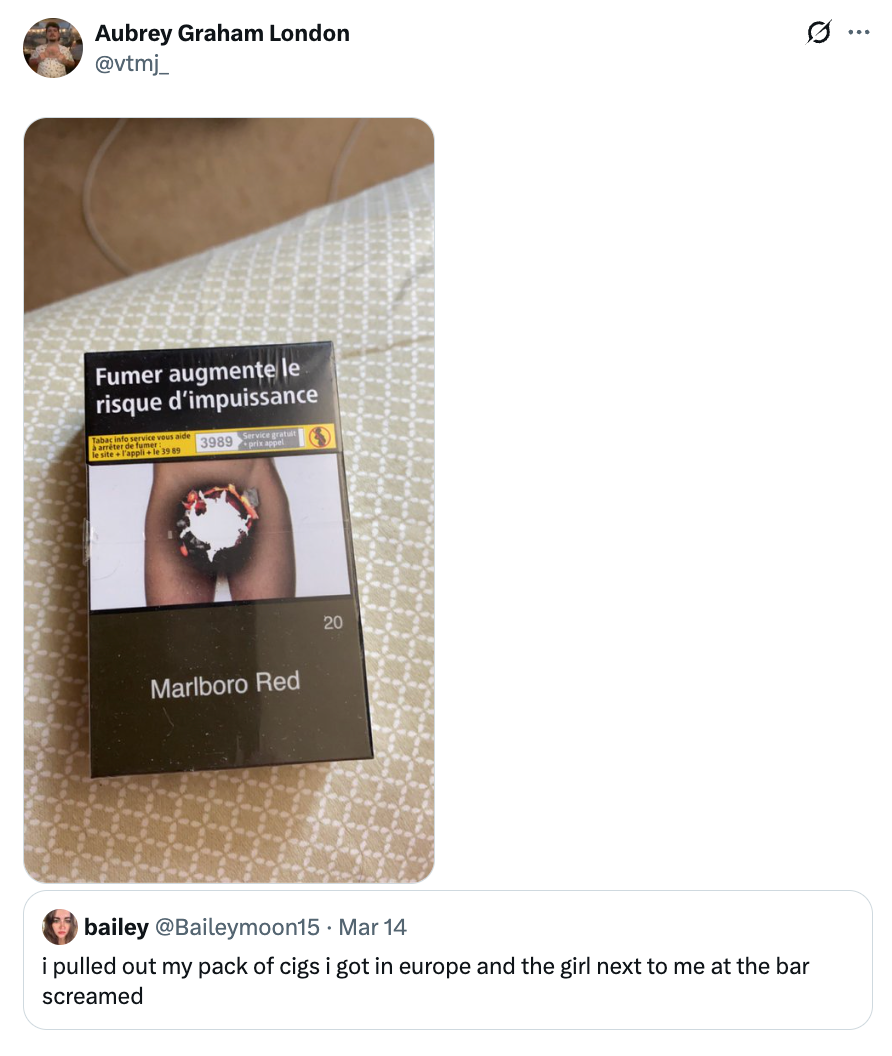 En pakke Marlboro Red-sigaretter med en fransk helseadvarsel om impotens. En tweet nedenfor vitser om en reaksjon da noen så flokken i en bar