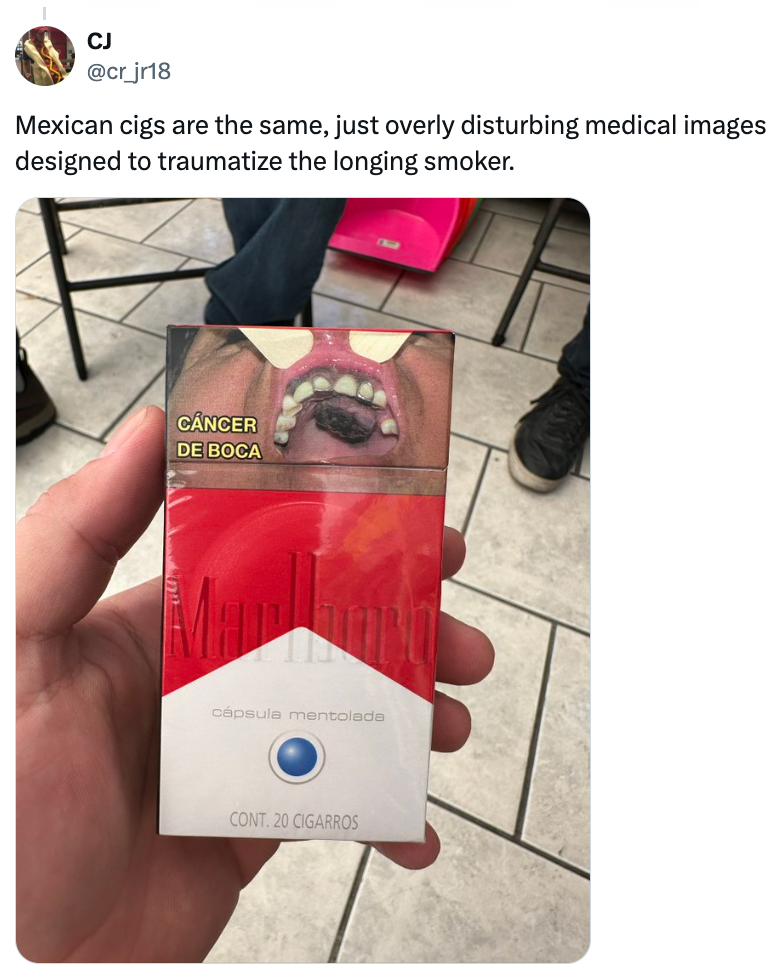 En tweet viser en hånd som holder en meksikansk sigarettpakke med en grafisk advarselsetikett som viser en syk munn