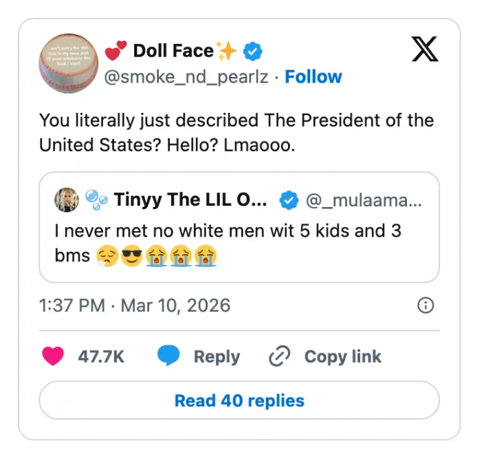 Tweet av Doll Face som på humoristisk vis antyder noens beskrivelse samsvarer med presidenten, og svarer på en tweet om menn