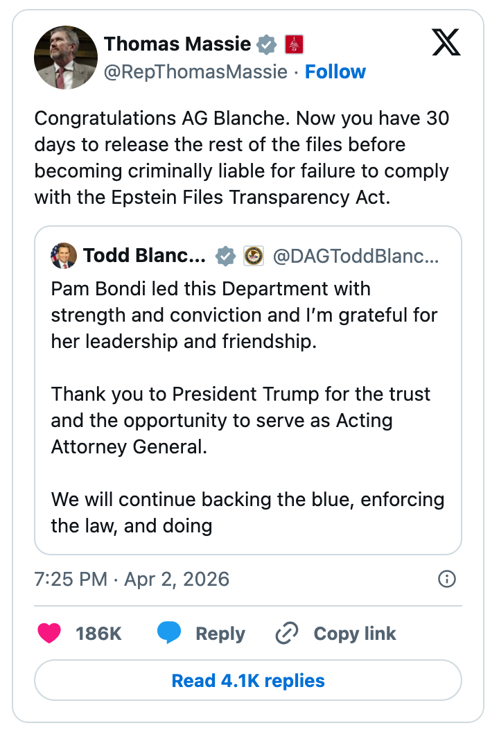Sammendrag av en tweet-utveksling. Thomas Massie gratulerer AG Blanche, som takker Pam Bondi og president Trump for å støtte hans rolle som fungerende riksadvokat
