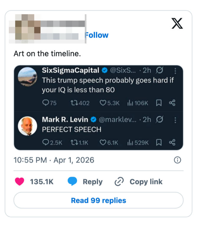 Skjermbilde av to tweets: En antyder at en tale er dårlig hvis ens IQ er under 80; den andre kaller talen perfekt