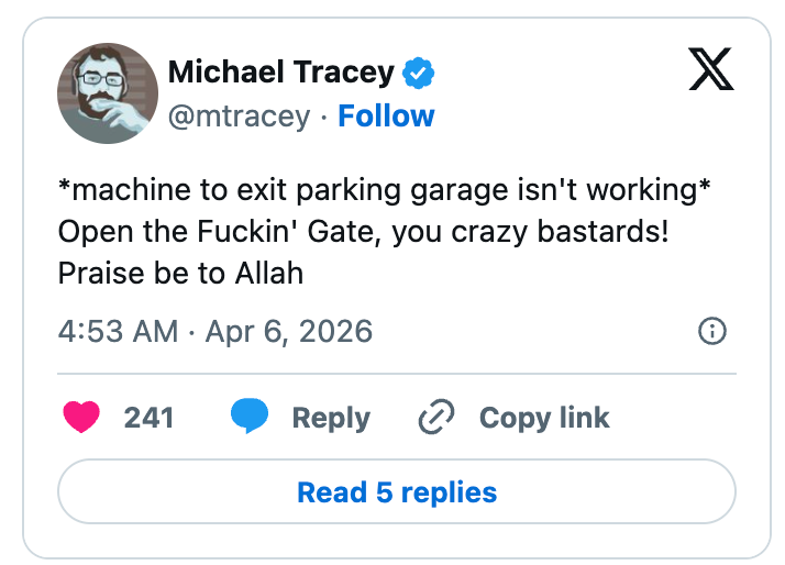 Sosiale medier-innlegg av Michael Tracey, frustrert over en feilfungerende parkeringshusmaskin, som slutter med et utrop