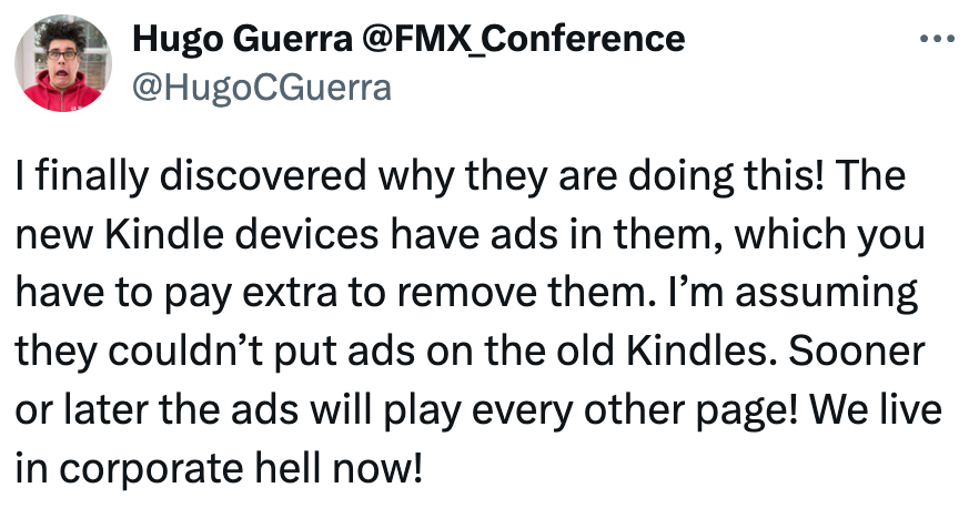 Tweet som uttrykker frustrasjon over annonser på nye Kindle-enheter og må betale ekstra for å fjerne dem, noe som antyder et negativt syn på bedriftstaktikker