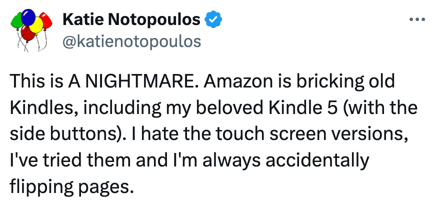 Tweet om at eldre Kindle, inkludert Kindle 5, blir ubrukelig. Brukeren misliker berøringsskjermer, foretrekker modeller med sideknapper