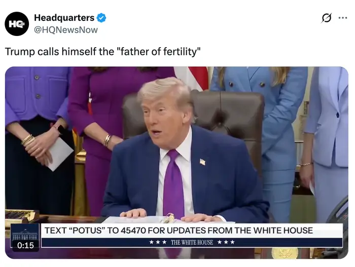 En mann snakker ved et skrivebord med flere personer bak ham. Bildet inneholder en overskrift: "Trump kaller seg 'fertilitetens far.'"