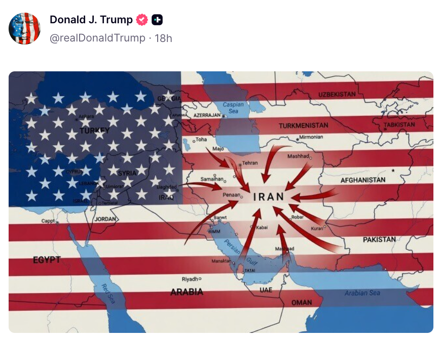 Kart over Midtøsten overlagt med det amerikanske flagget og piler som peker mot Iran, noe som tyder på fokus eller spenning