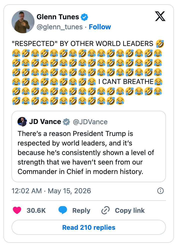 Tweet som håner president Trumps påstand om respekt, med flere leende emojier og en kommentar, 