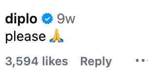 Bildet viser et innlegg i sosiale medier fra "diplo" med en bønnhender-emoji. Den har 3,594 likes