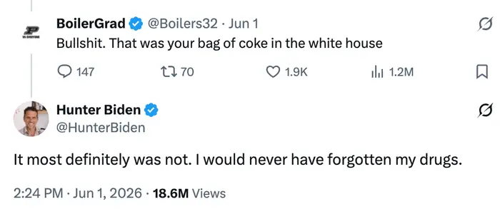 Sammendrag av en Twitter-utveksling der en bruker anklager en annen for å ha narkotika i Det hvite hus, og den andre brukeren humoristisk benekter det