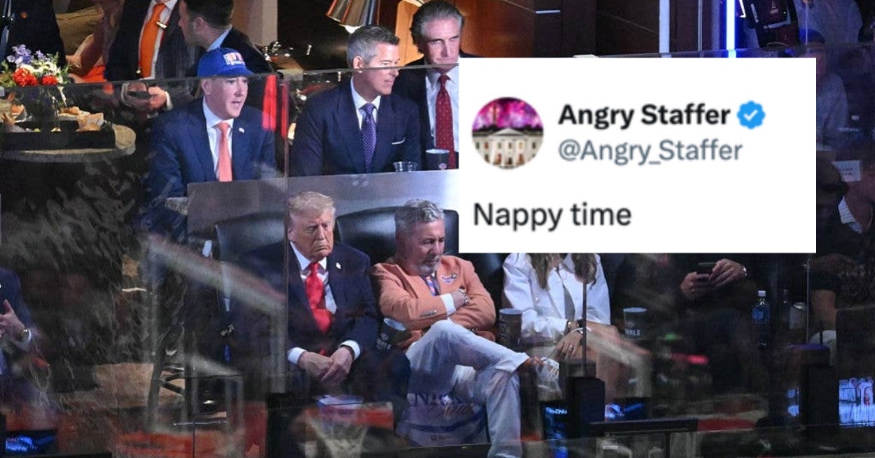 AOCs reaksjon på at Donald Trump ser ut til å sove på Knicks-spillet, blir suuuuuuper viral
