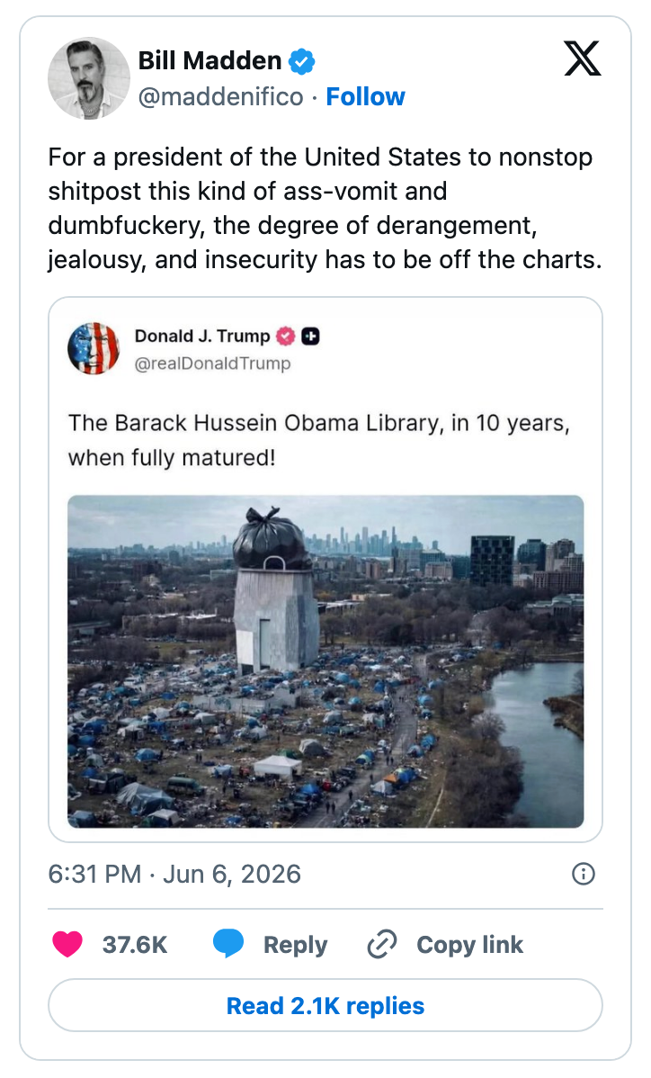 Tweet av Bill Madden som kommenterer et innlegg av Donald Trump om Obama-biblioteket om 10 år; Madden kritiserer innlegget
