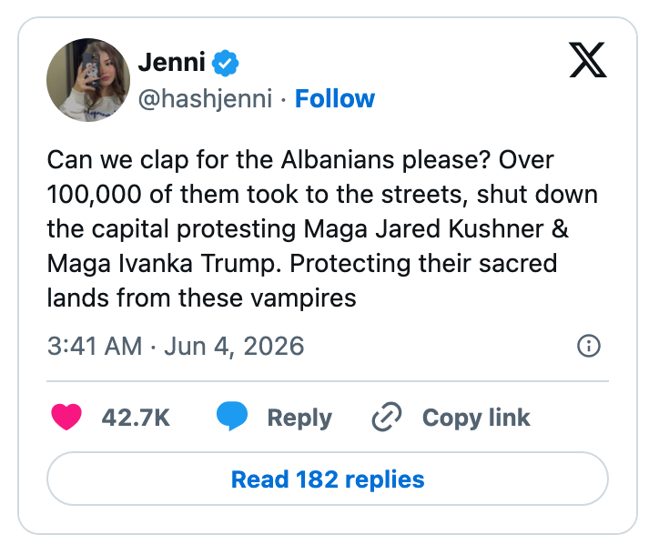 Jennis tweet berømmer 100 000+ albanere for å ha protestert i hovedstaden mot Jared Kushner og Ivanka Trump, og beskyttet deres hellige land