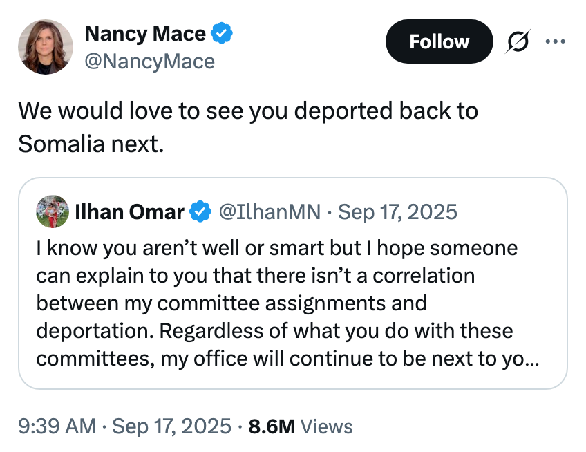 Bildet viser en tweet fra Nancy Mace som forteller Ilhan Omar, et kongressmedlem, at hun håper å se henne deportert til Somalia