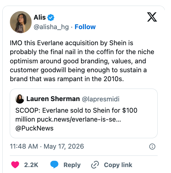 Tweet om at Shein kjøper Everlane for 100 millioner dollar, påvirker merkevarebygging og verdier, med kommentarer om utfordringer i nisje moteindustrien