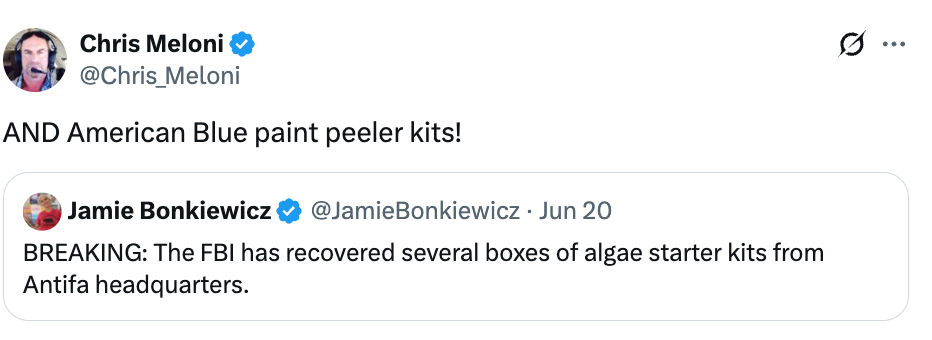 Tweet av Chris Meloni som refererer til Jamie Bonkiewiczs tweet om at FBI gjenvinner startsett for alger fra Antifa-hovedkvarteret