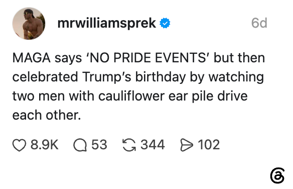 Tekstinnlegg fra sosiale medier som diskuterer MAGA som feirer Trumps bursdag med et humoristisk syn på bryting