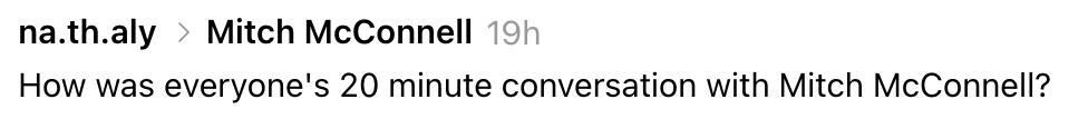 Kommenter på Instagram som diskuterer en samtale med Mitch McConnell