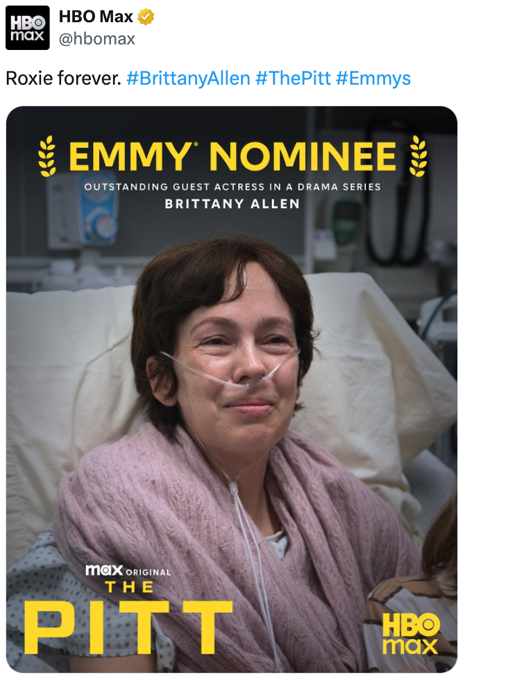 Bildet viser en Emmy-nominert plakat for "The Pitt." Brittany Allen er på sykehus, under tittelen 