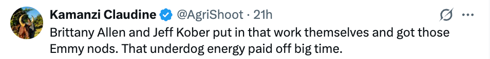 Tweet som berømmer Brittany Allen og Jeff Kober for å ha tjent Emmy-nominasjoner gjennom hardt arbeid og underdog-energi