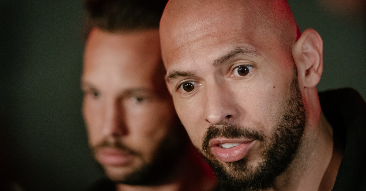 Internett drar denne MAGA Manosphere-influencer for å tro at Trump skylder ham en tjeneste etter å ha blitt arrestert