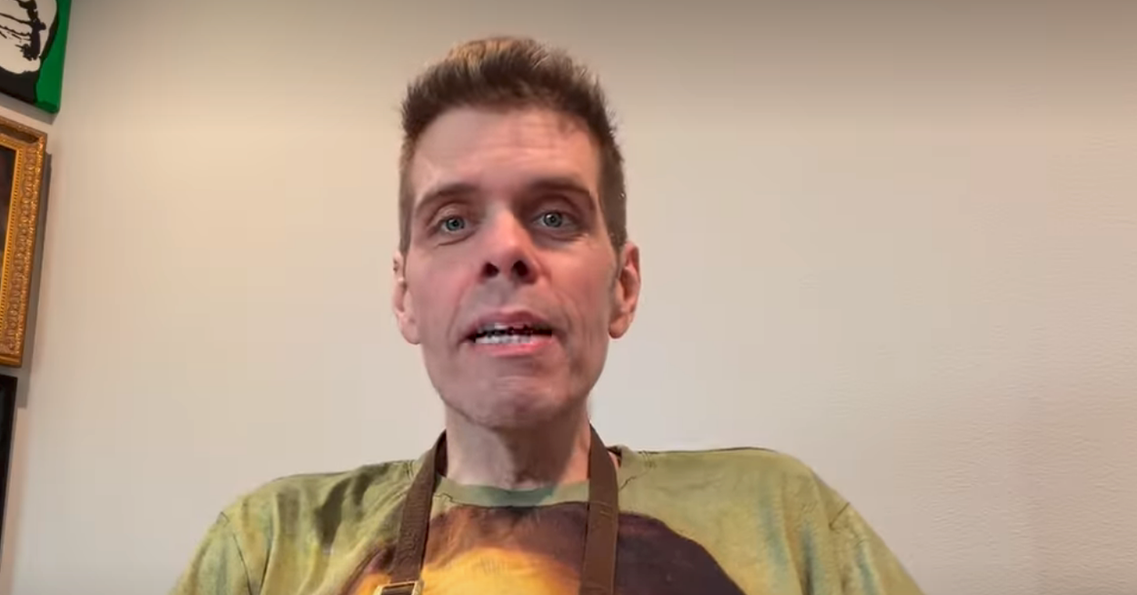 Perez Hiltons barn "flyktet" fra hjemmet "bare minutter" før den urovekkende livestreamen, mens stjernens familie ga ut en ny uttalelse om denne "ufattelig vanskelige tiden"