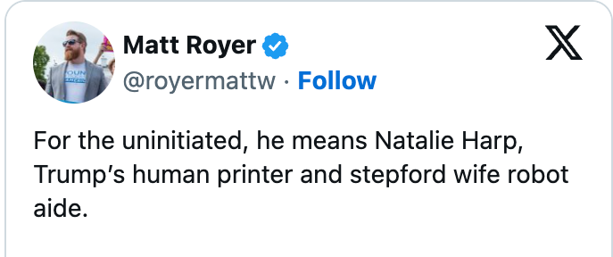 Tweet av Matt Royer om Natalie Harp som Trumps assistent, beskrevet som en