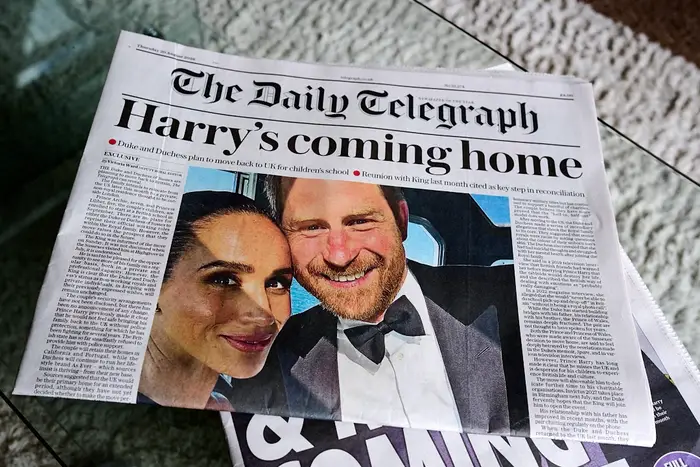 Forsiden av The Daily Telegraph med overskrift: