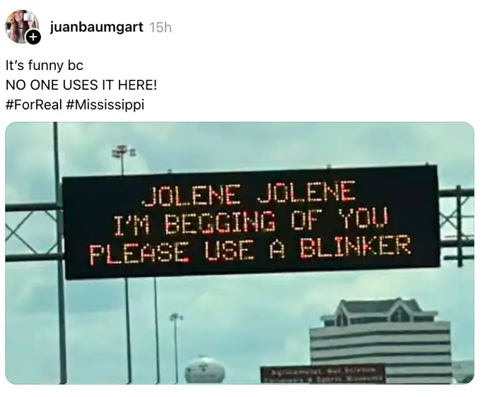 På motorveien står det humoristisk: 