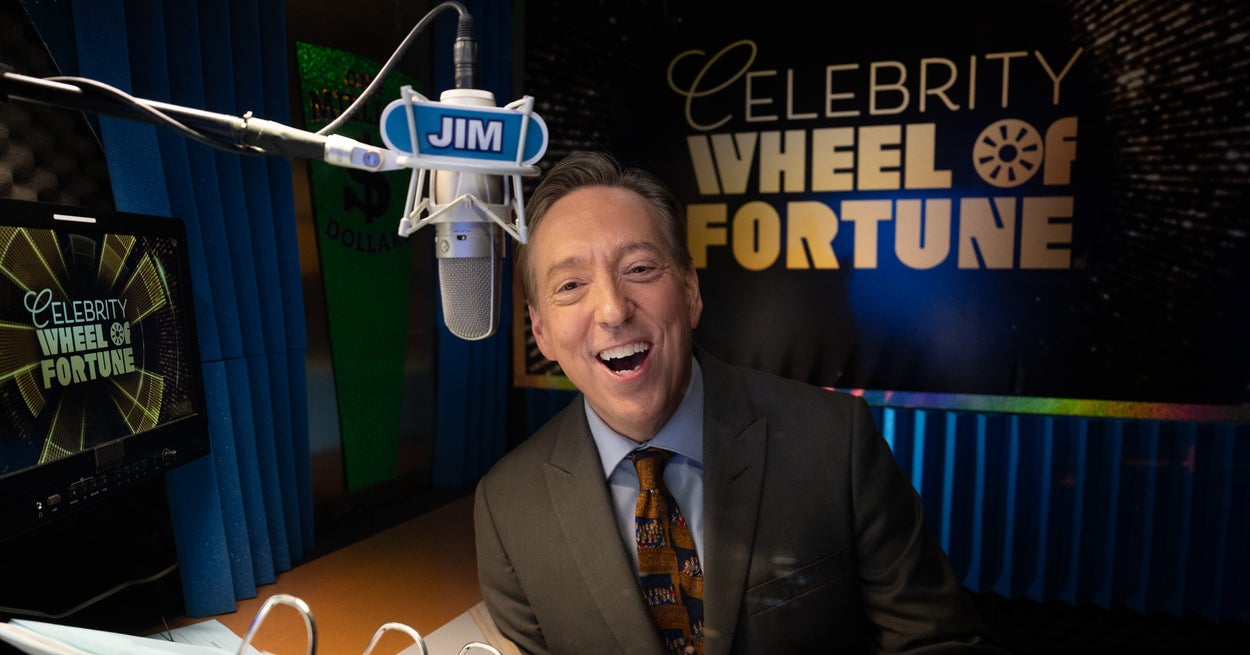 Etter at «Wheel Of Fortune»-kunngjøreren Jim Thornton ble suspendert midt i en etterforskning, er dette meldingene i chatrommet han angivelig så på under et kommersiell fly