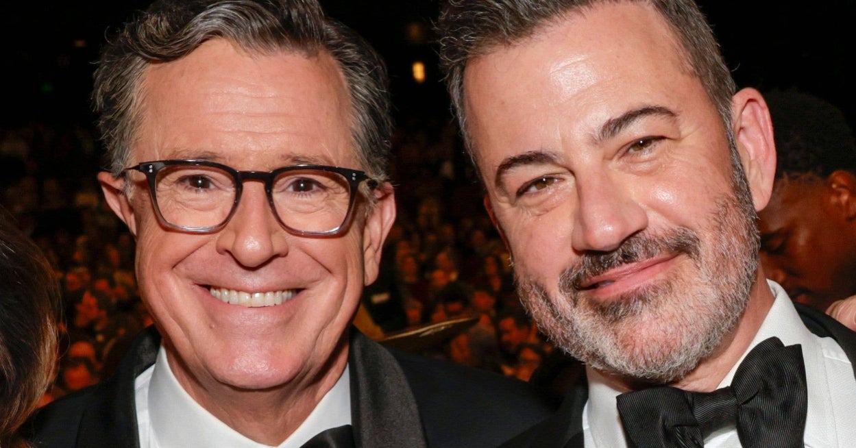 Stephen Colbert vender tilbake til sent på kvelden - og han får hjelp fra en langvarig venn